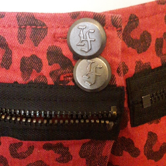 Iron Fist Red Flag Skirt❤🖤 - Picture 4 of 14